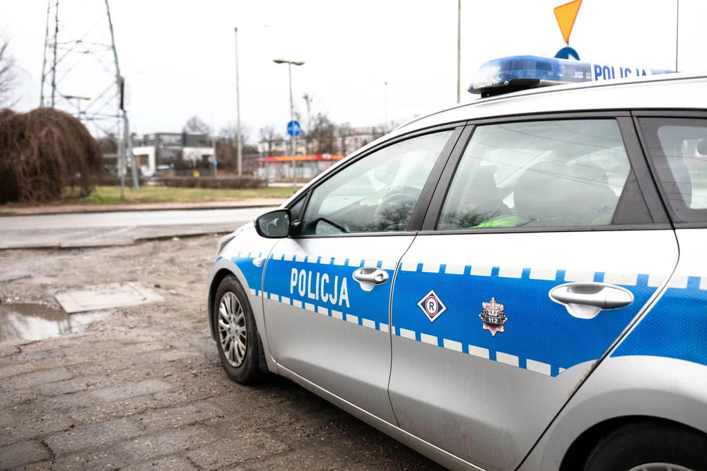 Milcz. Potrącił 13-latkę na przejęciu. Policja apeluje o pomoc w poszukiwaniu Milcz. Potrącił 13-latkę na przejęciu. Policja apeluje o pomoc w poszukiwaniu